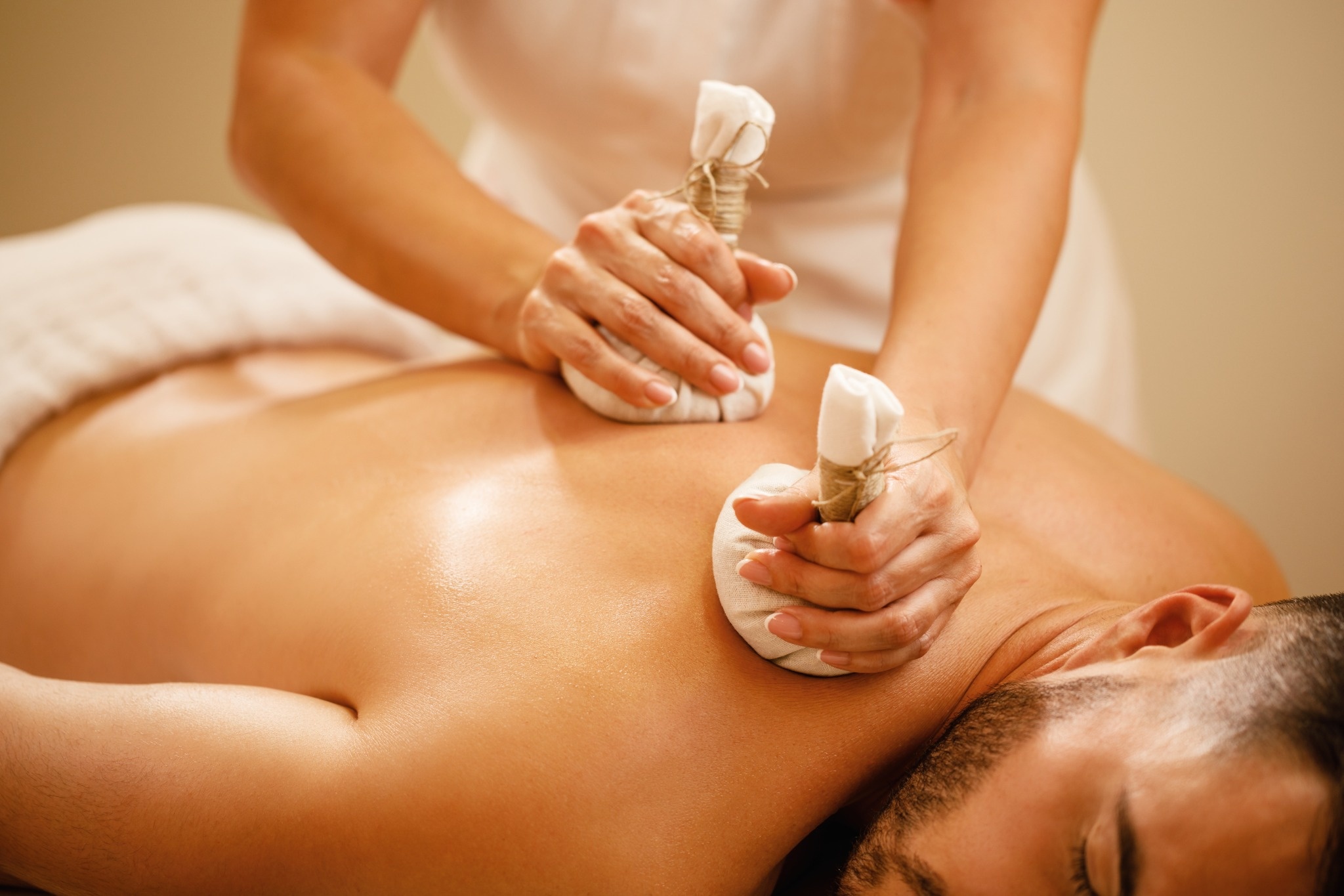 Karkidaka Chikitsa: The Traditional Ayurvedic Therapy for Natural Pain Relief